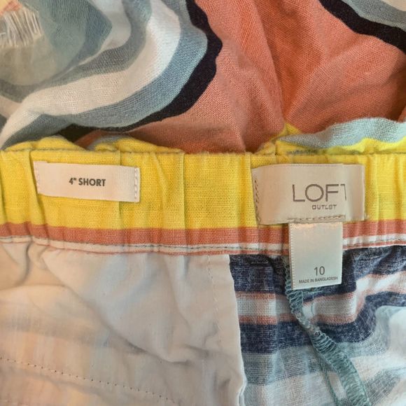 Loft multi color raw hem shorts 10 - Picture 6 of 7